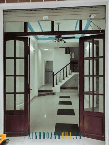 Bán gấp: Nhà đất giá chỉ 3.25 tỷ, cách đường lớn 20m tại quận 10!