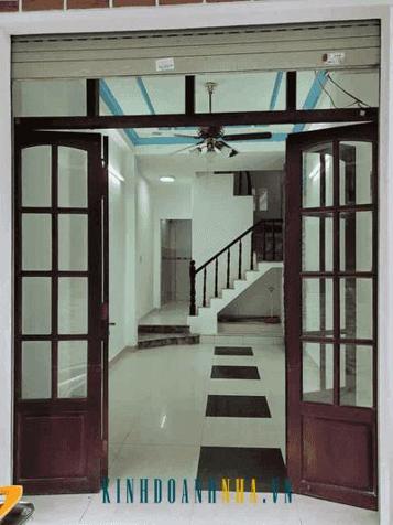 Bán gấp: Nhà đất giá chỉ 3.25 tỷ, cách đường lớn 20m tại quận 10!