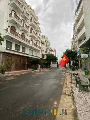 Bán nhà sang trọng 1 trệt 4 lầu tại kdc hiệp thành 13 gần chợ hiệp thành