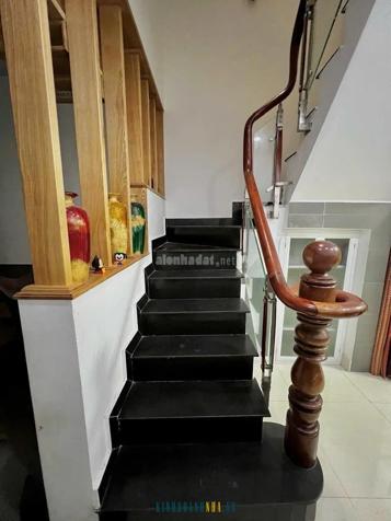 Chủ cần bán gấp nhà 3 tầng tại Hiệp Bình Chánh, Thủ Đức. Pháp lý đầy đủ, công chứng ngay trong ngày.