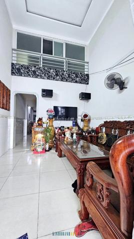 Chủ cần bán gấp nhà 2 tầng tại Linh Xuân, Thủ Đức. Vị trí ngay chợ, pháp lý đầy đủ, công chứng nhanh chóng trong ngày.