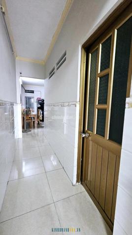 Chủ cần bán gấp nhà 2 tầng tại Linh Xuân, Thủ Đức. Vị trí ngay chợ, pháp lý đầy đủ, công chứng nhanh chóng trong ngày.