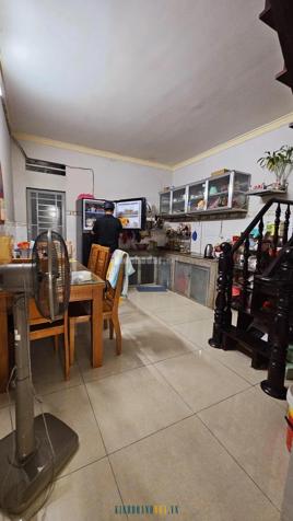Chủ cần bán gấp nhà 2 tầng tại Linh Xuân, Thủ Đức. Vị trí ngay chợ, pháp lý đầy đủ, công chứng nhanh chóng trong ngày.