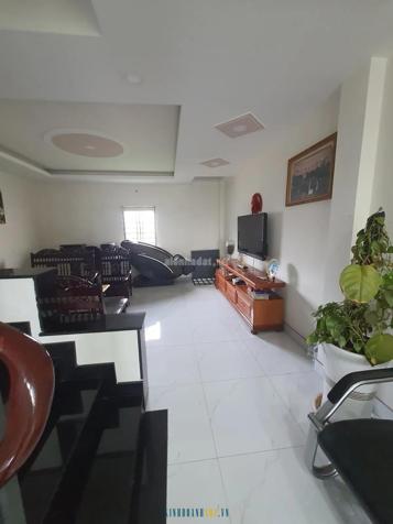 Chủ cần bán gấp nhà 5 tầng tại Phú Hữu, Thủ Đức. Pháp lý đầy đủ, có thể công chứng ngay trong ngày.