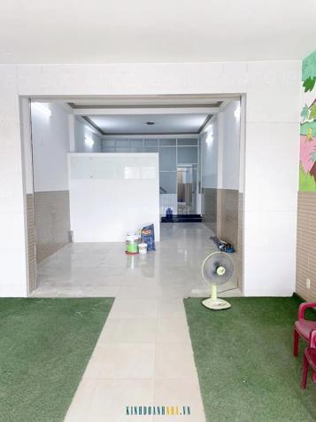 Chủ cần bán gấp nhà 3 tầng mặt tiền đường kinh doanh tại Linh Xuân, Thủ Đức. Pháp lý đầy đủ, rõ ràng.