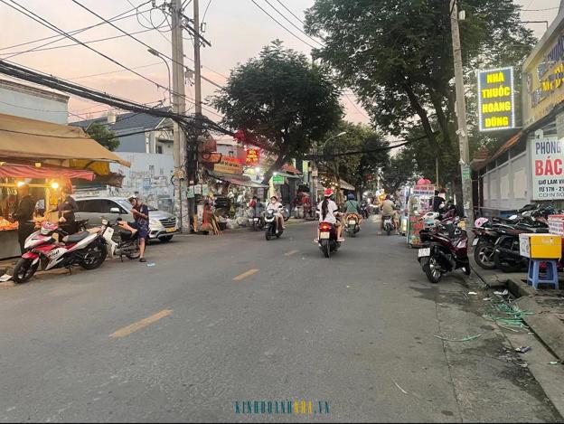 Chủ cần bán gấp nhà 3 tầng mặt tiền đường kinh doanh tại Linh Xuân, Thủ Đức. Pháp lý đầy đủ, rõ ràng.