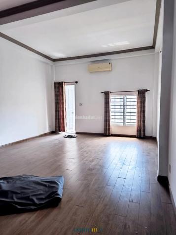 Chủ cần bán gấp nhà 3 tầng mặt tiền đường kinh doanh tại Linh Xuân, Thủ Đức. Pháp lý đầy đủ, rõ ràng.
