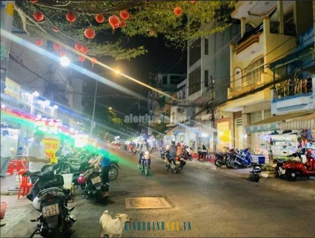 Bán căn nhà mặt tiền Bông Sao, Phường 5, Quận 8 – Diện tích 10m, ngang hơn 8m, thuận lợi cho việc kinh doanh – Giá chỉ 4,65 tỷ.