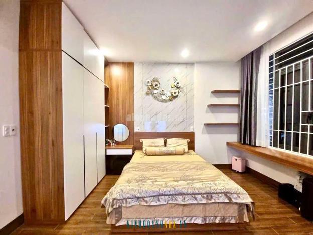 Bán nhà 3 tầng trên đường An Dương Vương, phường An Đông, quận Thừa Thiên Huế, với diện tích 130m2 và mặt tiền 10m.