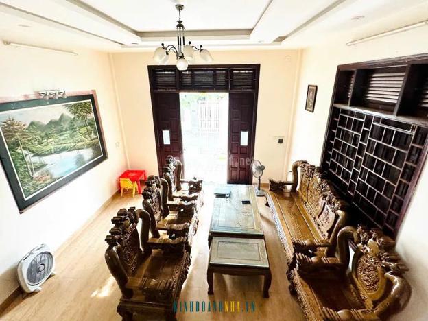 Bán nhà 3 tầng trên đường An Dương Vương, phường An Đông, quận Thừa Thiên Huế, với diện tích 130m2 và mặt tiền 10m.