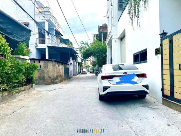 Bán nhà 3 tầng trên đường An Dương Vương, phường An Đông, quận Thừa Thiên Huế, với diện tích 130m2 và mặt tiền 10m.