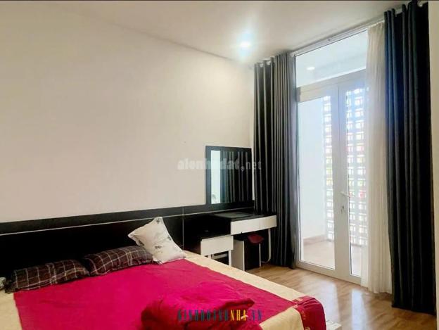 Bán nhà 3 tầng trên đường An Dương Vương, phường An Đông, quận Thừa Thiên Huế, với diện tích 130m2 và mặt tiền 10m.