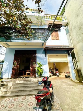 Bán nhà 3 tầng trên đường An Dương Vương, phường An Đông, quận Thừa Thiên Huế, với diện tích 130m2 và mặt tiền 10m.