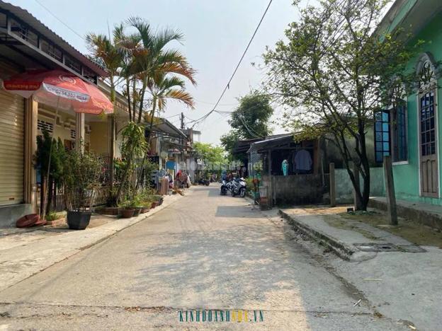 Bán đất kèm nhà cấp 4 tại khu quy hoạch Kim Long, quận Phú Xuân, TP Huế. Diện tích 100m2, mặt tiền rộng 9.5m.