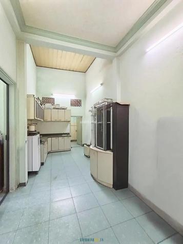 Bán nhà mặt tiền rộng rãi, diện tích lớn, giá chỉ từ 20 tỷ trở lên.