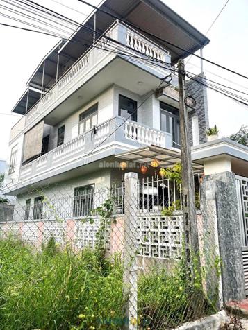 Bán nhà đẹp 3 tầng trên đường Lý Nam Đế, phường An Hòa, TP Huế, diện tích 100m2.