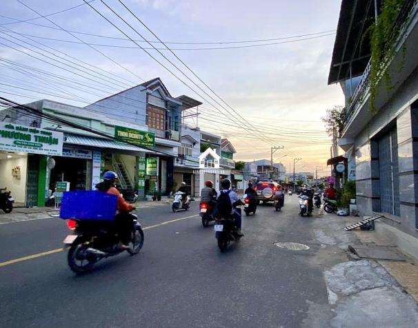 Nhà Mặt Tiền Đường Trường Chinh, Văn Sơn - Khu Dân Cư Sầm Uất, Hiện Đang Cho Thuê Kinh Doanh Tốt.