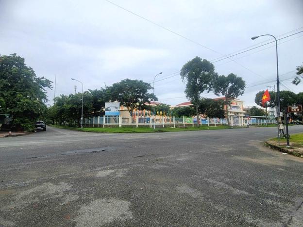Bán căn nhà phố 1 trệt 3 lầu, góc 2 mặt tiền tại Khu Nam Long, Cần Thơ.