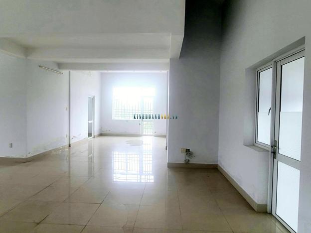 Bán căn nhà phố 1 trệt 3 lầu, góc 2 mặt tiền tại Khu Nam Long, Cần Thơ.