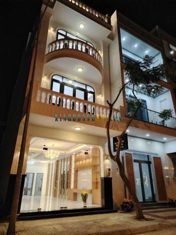Bán căn nhà mới tọa lạc tại mặt đường nhựa rộng 16m, vỉa hè 3m, thuộc khu K1 (Khu A) Phan Rang - Ninh Thuận. Đây là một vị trí