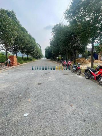 Bán 150m2 đất thổ cư ngay cổng Mỹ Phước 3. Giá hấp dẫn cho các nhà đầu tư, có thể xây dựng nhà ở hoặc kinh doanh ngay.