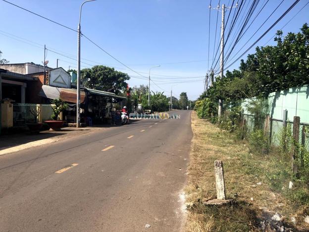 Nhà và đất thổ cư 2 mặt tiền, nằm trên đường Ruộng Tre, xã Bảo Quang, TP Long Khánh.