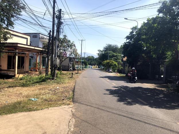 Nhà và đất thổ cư 2 mặt tiền, nằm trên đường Ruộng Tre, xã Bảo Quang, TP Long Khánh.