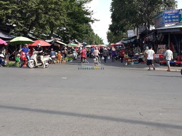 Bán đất 1001m2, giá 290 triệu, liên hệ O93.888.9O35. Đất nằm gần KCN, sổ hồng riêng, bao mọi phí sang tên.