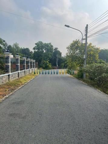 Bán đất Phú An, Bến Cát, mặt tiền đường nhựa 7m, kết nối từ đường DT 744 sang DT 748. Diện tích 5x75, giá chỉ 2 tỷ.