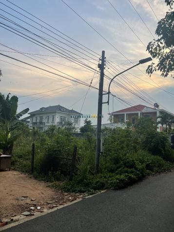 Bán đất Phú An, Bến Cát, gần trung tâm, diện tích 6x40, giá 1 tỷ 700 triệu.