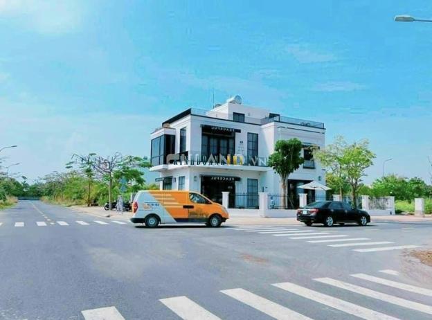 Giảm giá 600 triệu, bán đất 100m2 tại Phạm Hữu Lầu, gần Quận 7, đường rộng 22m, giá 6.7 tỷ.