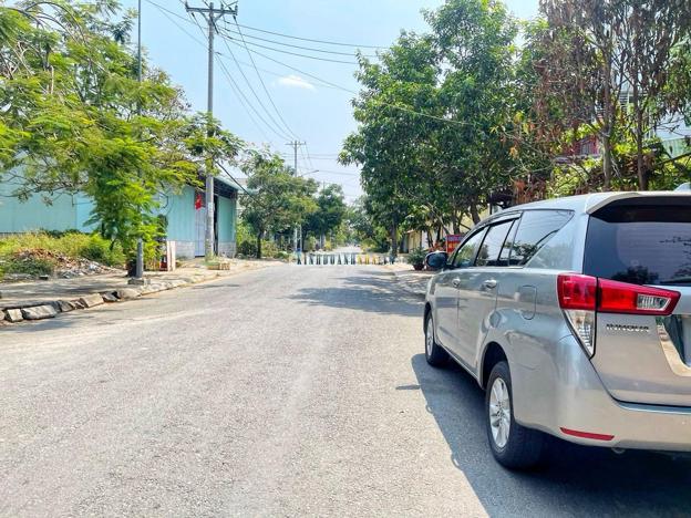 Chủ cần bán gấp lô đất 80m2 tại Nguyễn Văn Tạo, sổ riêng, hẻm xe hơi, giá chỉ hơn 2 tỷ.