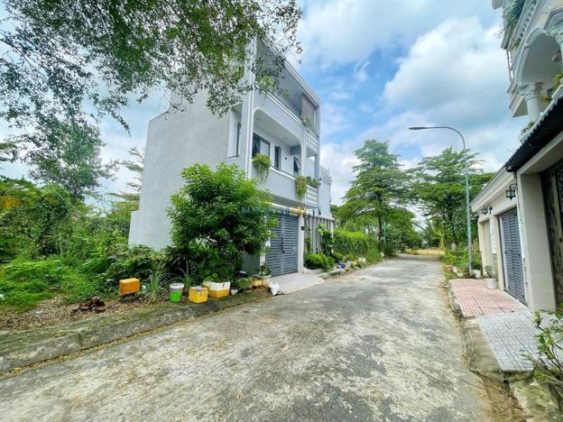 Bán đất ven sông Nguyễn Bình, diện tích 82.5m2, sổ riêng, có thể xây dựng ngay, giá 3.2 tỷ.